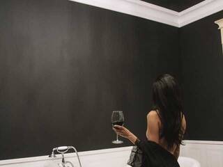 Chat vidéo érotique -Alena-a