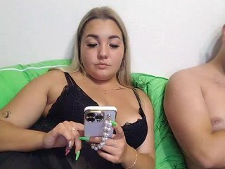 Chat vidéo érotique -B-a-D-G-1-r-L
