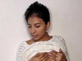 Chat vidéo érotique AdaiaStone