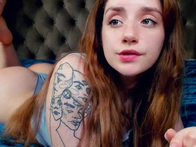 Captures d'écran de diffusion AdelaKouch