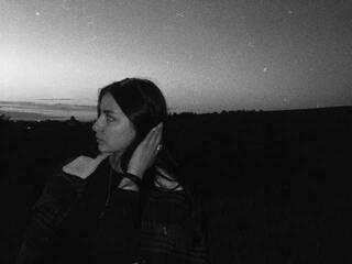 Chat vidéo érotique Adele1432