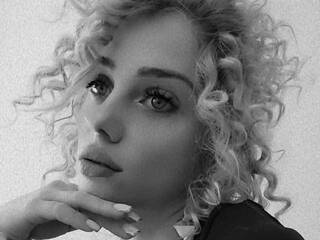 Chat vidéo érotique AdeleKya