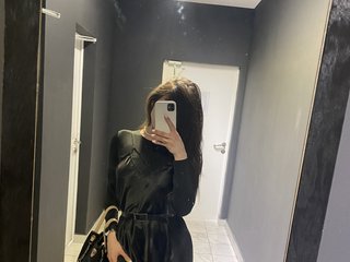 Chat vidéo érotique Adelina21