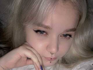 Chat vidéo érotique AdoraBlya