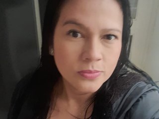 Chat vidéo érotique Adriana-Rodriguez