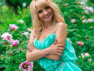 Chat vidéo érotique Adrianessa29