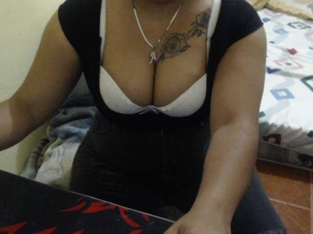 Captures d'écran de diffusion aishaaovit