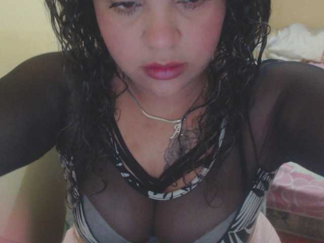 Captures d'écran de diffusion aishaaovit