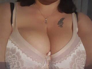 Chat vidéo érotique BigTiti