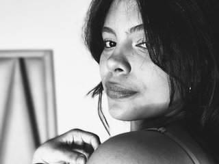 Chat vidéo érotique Aleja-00