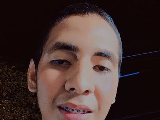 Chat vidéo érotique Alexcumhot