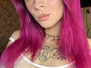 Chat vidéo érotique Alice-Yui