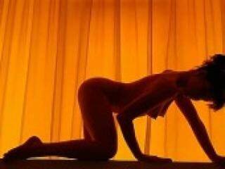 Chat vidéo érotique alicialya