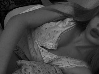 Chat vidéo érotique alinalesssa