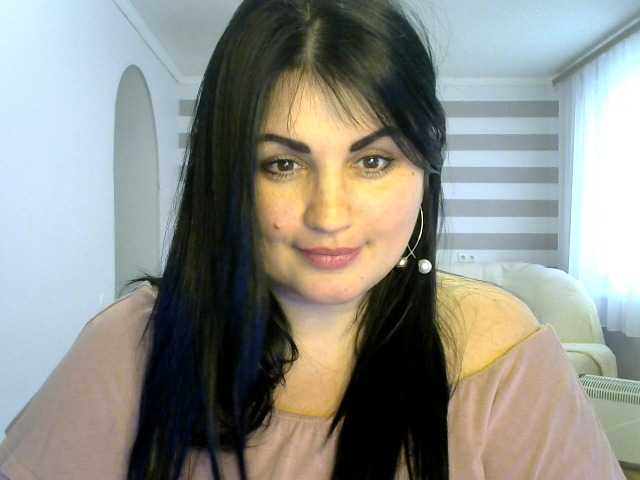 Photos AlinaVesko I am non nude =)I DO NOT MAKE SHOWS IN MY ROOM IS CHAT ONLY