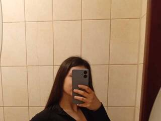 Chat vidéo érotique Alisa2348