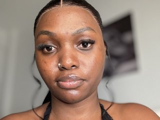 Chat vidéo érotique Alisyah