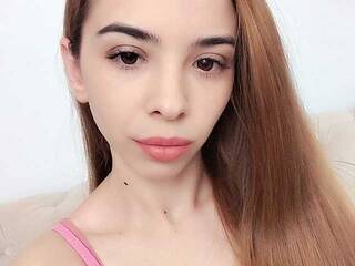 Chat vidéo érotique AllissaFields