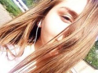 Chat vidéo érotique alllicia