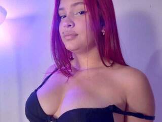 Chat vidéo érotique Alyson-red