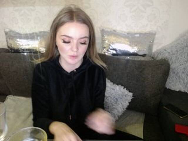 Captures d'écran de diffusion AmelliaStar