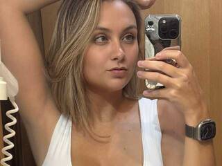 Chat vidéo érotique Andrea-urdream