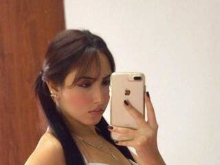 Chat vidéo érotique angelina-loughty