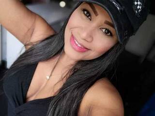 Chat vidéo érotique angie-valery