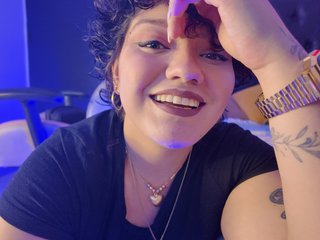 Chat vidéo érotique AngiJackson