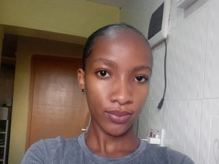 Chat vidéo érotique Angydoll