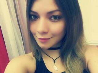 Chat vidéo érotique AprilClaire