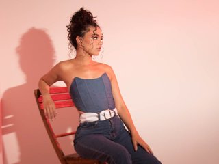 Chat vidéo érotique AprilRhodes