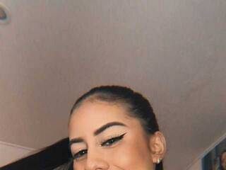 Chat vidéo érotique AriWeet