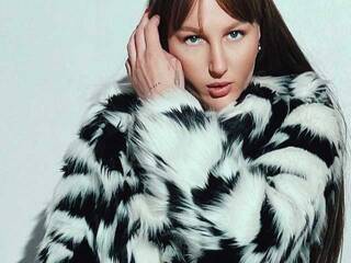 Chat vidéo érotique AtanaWillis