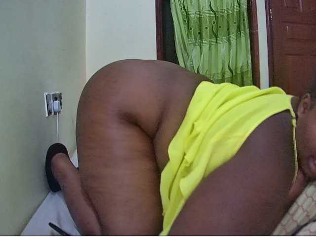 Photos Bbwebony654 I am a sexy chubby woman. Ready to have fun with you. Welcome.