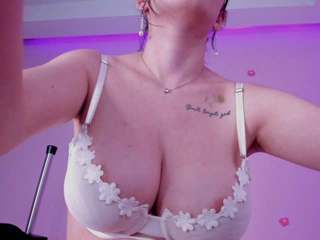 Photos bella-adams Hey! im so happy u be here with me ♥ let's have fun ♥ #latina #skinny #bigboobs #bigtits #bigass #squirt #blonde #cute