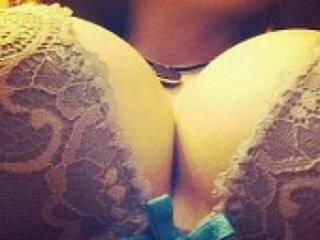 Chat vidéo érotique bella333