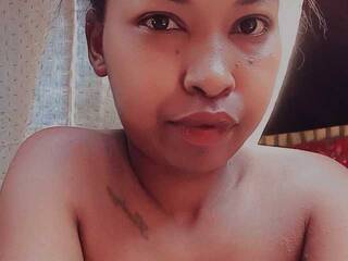 Chat vidéo érotique bellahxo