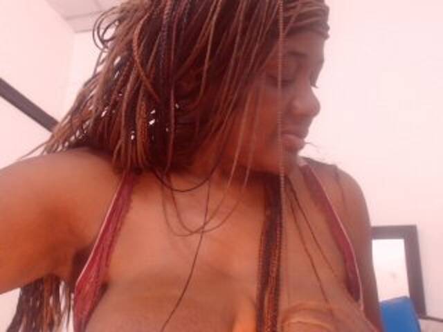 Captures d'écran de diffusion BigBustyBlack