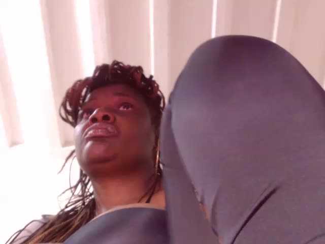 Captures d'écran de diffusion BigBustyBlack