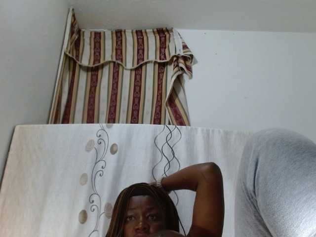 Captures d'écran de diffusion BigBustyBlack