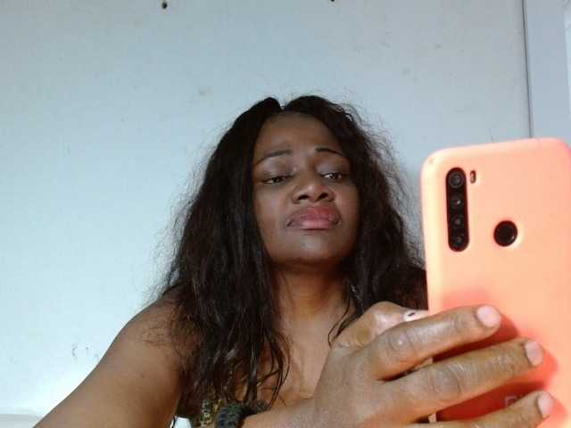 Captures d'écran de diffusion BigBustyBlack