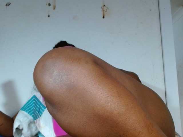 Captures d'écran de diffusion BigBustyBlack