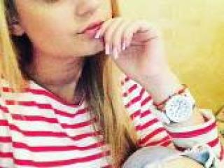 Chat vidéo érotique blondoshka