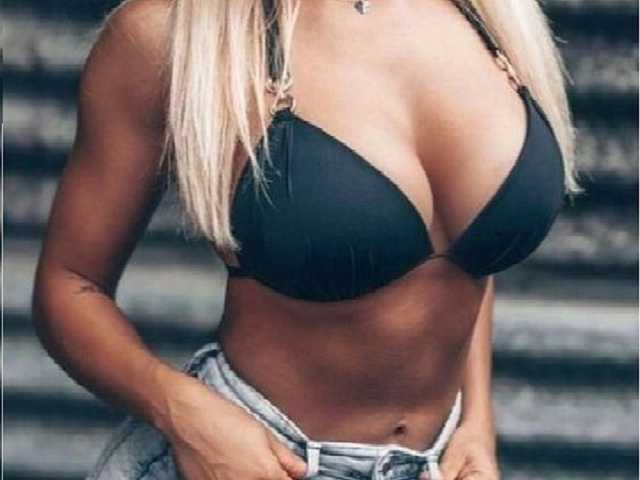 Chat vidéo érotique BlondyBarbie1