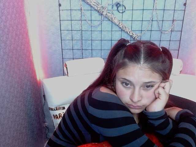 Captures d'écran de diffusion HellenWilliam