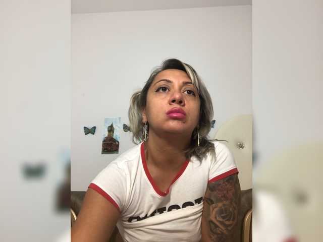 Captures d'écran de diffusion SquirtyDiva