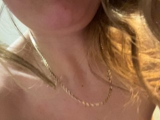 Chat vidéo érotique _IBlondy_