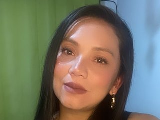 Chat vidéo érotique BOOBSTORMI90