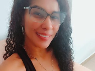 Chat vidéo érotique Brunnette-sensation